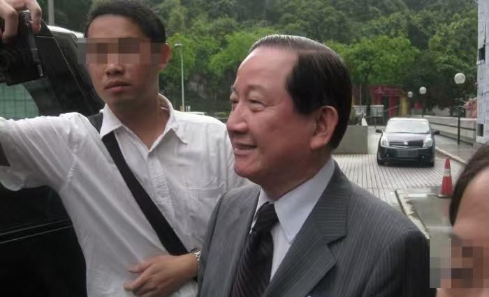 向华强最神秘的哥哥，终于露面了。不是叱咤风云的向华炎，而是那个连名字都很少被提