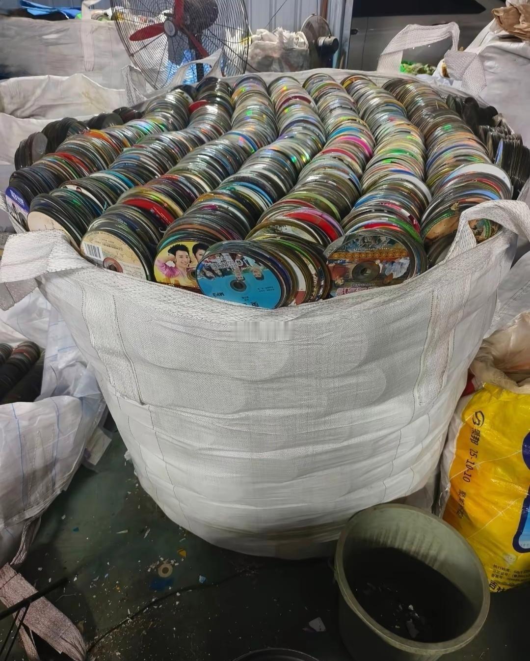 八零后九零后的眼泪现在都拿去卖了