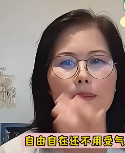 保姆也飘了？小杨阿姨自称带娃十几年，主家旅游还得向她报备？这年头真是啥剧情都有