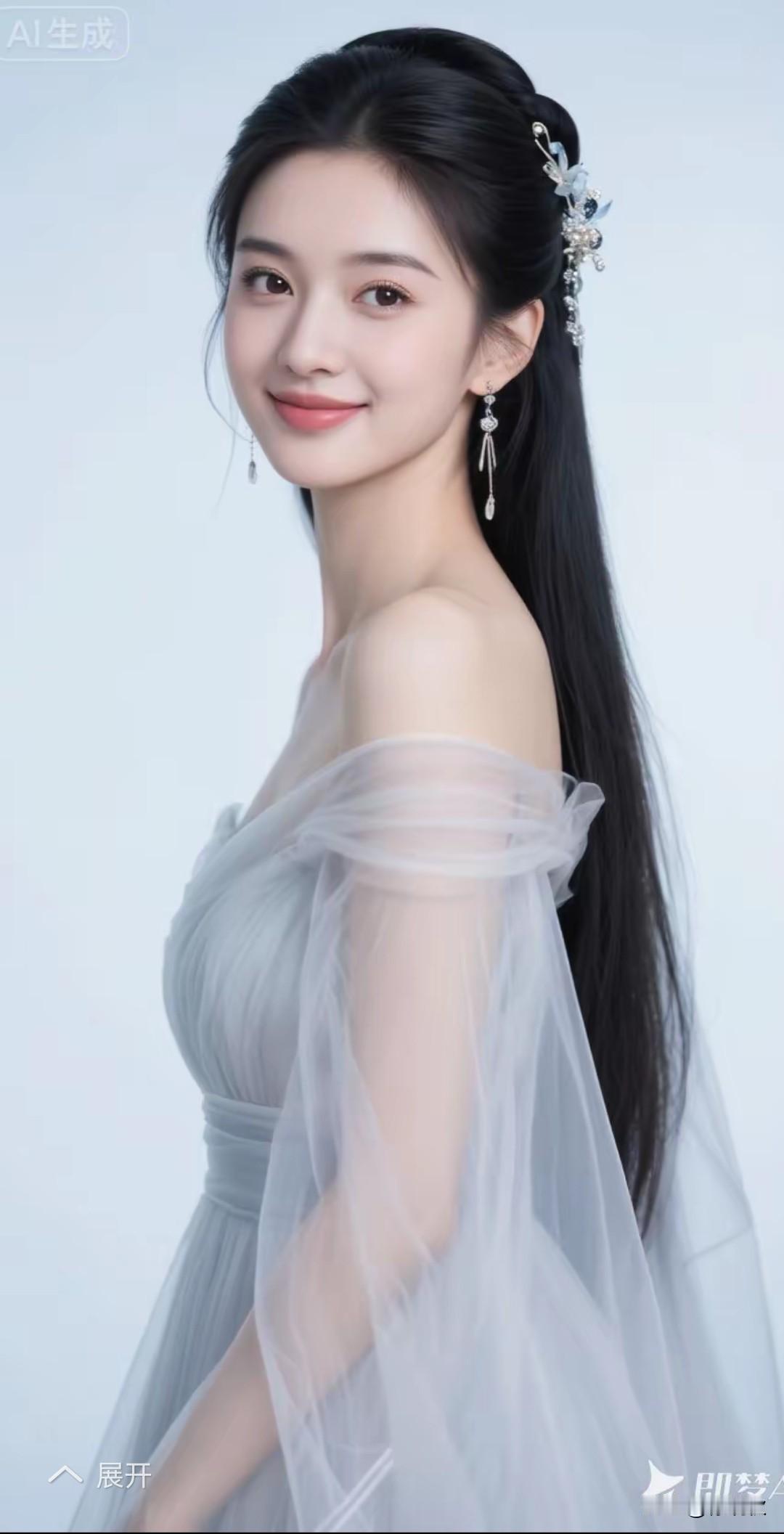 清水出芙蓉，天然去雕饰。冰肌玉骨，明眸皓齿。出水芙蓉，月里嫦娥。美若天仙，