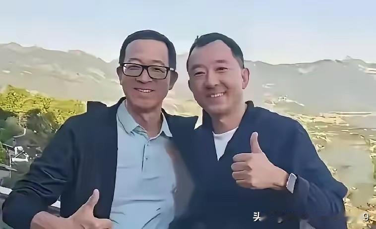 “再高的山也不是为了托举你”！据说这句话是近日俞敏洪和陈行甲在爬山时直播说的话！