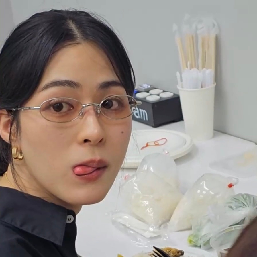 十八宫格放不下的小狗吐舌🤪邝玲玲