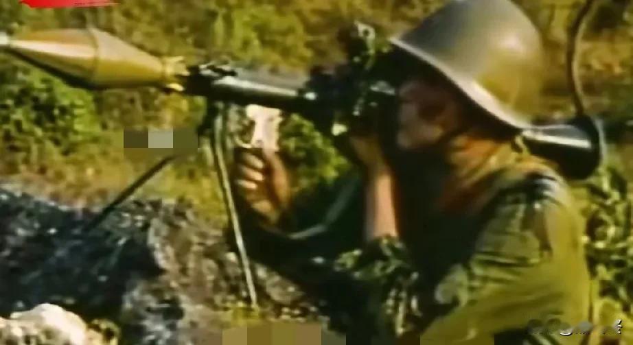 子弹洞穿了他的头颅，却未能击垮他的意志，阎王爷索命之际，他竟抬起被打爆的头颅，强