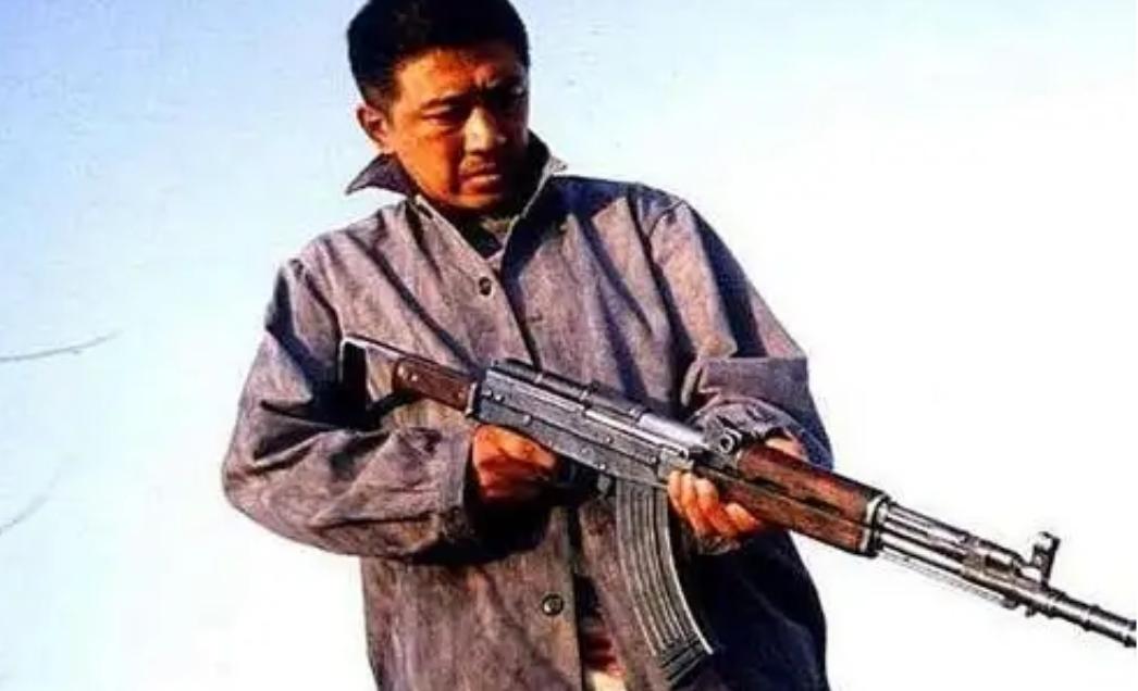 我宁可重拍，也不会让他得逞！”2000年，导演陈国军筹拍《末路1997》，没想到