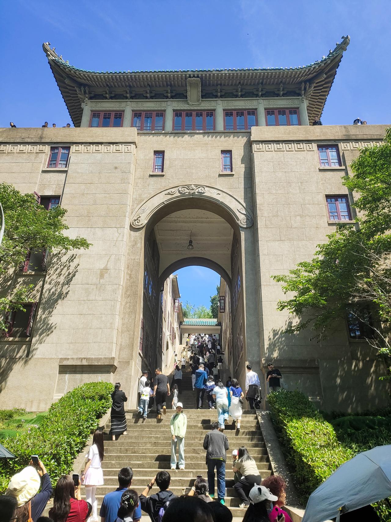 朋友今年果断向领导提出辞职，如今一身轻松，心无所欲也无他求，只等两年退休过个安稳