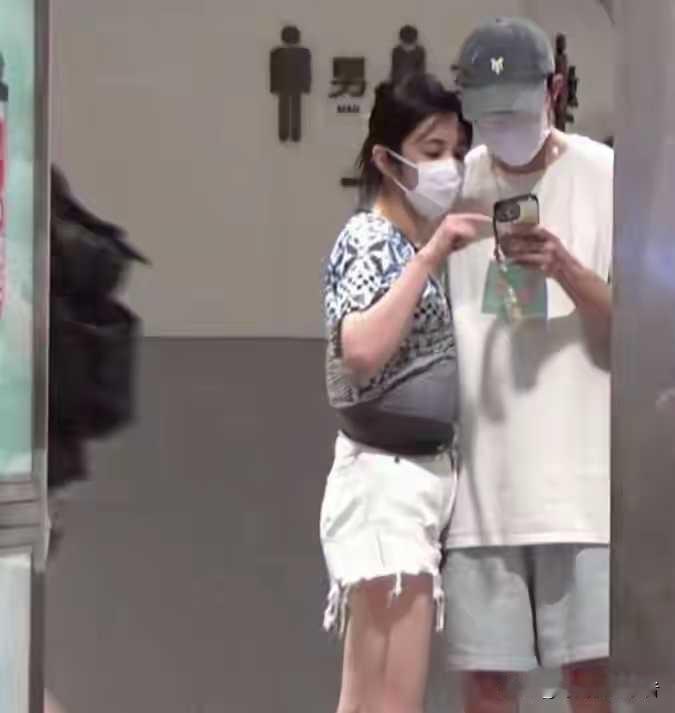王晓晨说的没错，"我头昏了，大家开心就好"。王晓晨真的和俞灏明在一起了，还很甜