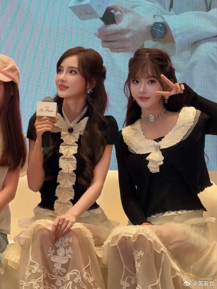 韩安冉之前就说自己照着Angelababy整的，现在同框不觉得尴尬吗？