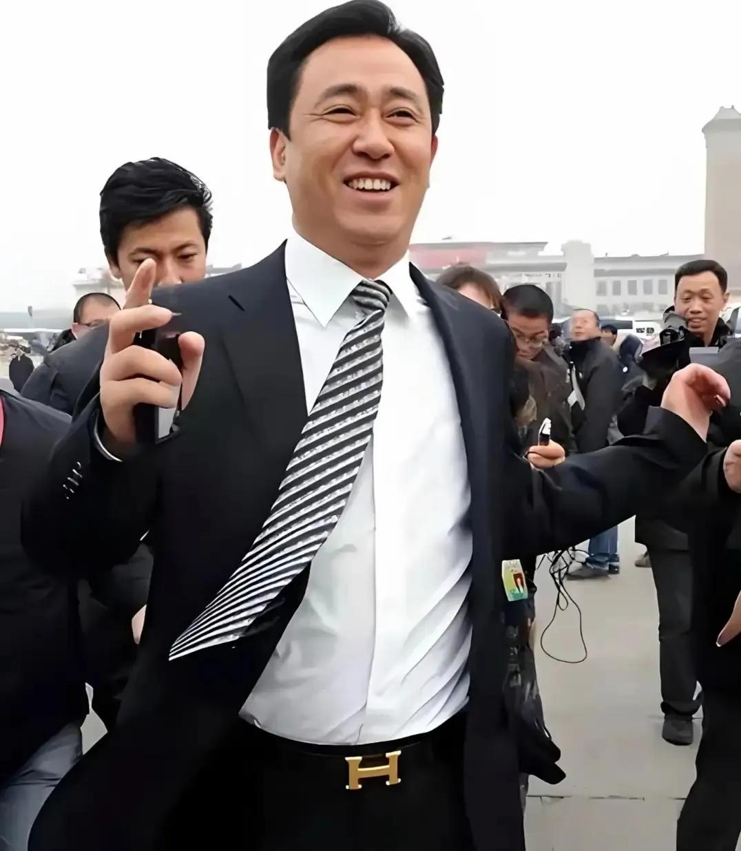 钱在老许的手中，确实比张一鸣的手中更加能促进消费。现在大部分人反映赚钱难，归