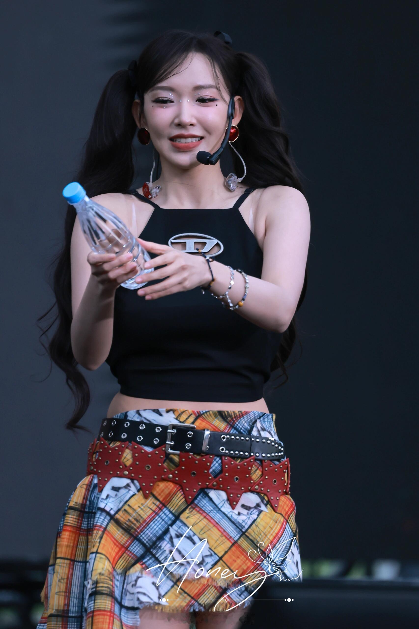 明媚甜美的程潇🖤❤️这个姐姐拍的太好了​​​