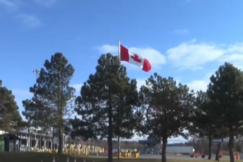 加拿大游客不买账了，美国旅游业急得跳脚！美国媒体最近发现，加拿大人不爱往美国跑了。本来加拿大是美国旅