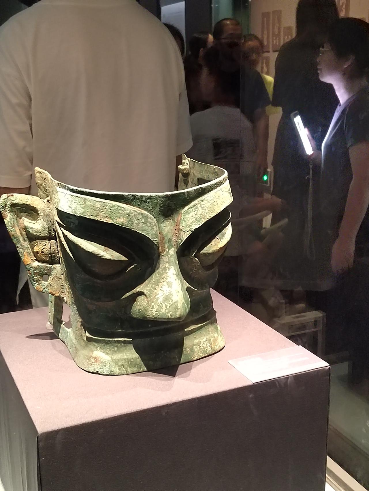 职场不内耗，只讲利益不讲黑白和道德：1.永远不相信，你对同事好他会对你好2