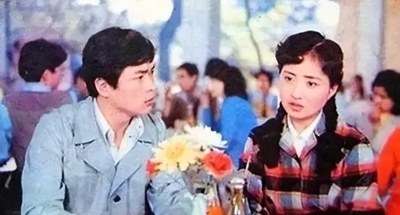 1982年，刘晓庆到南京演出，偶遇正在拍戏的迟志强。两人是老熟人，晚上喝了几杯酒