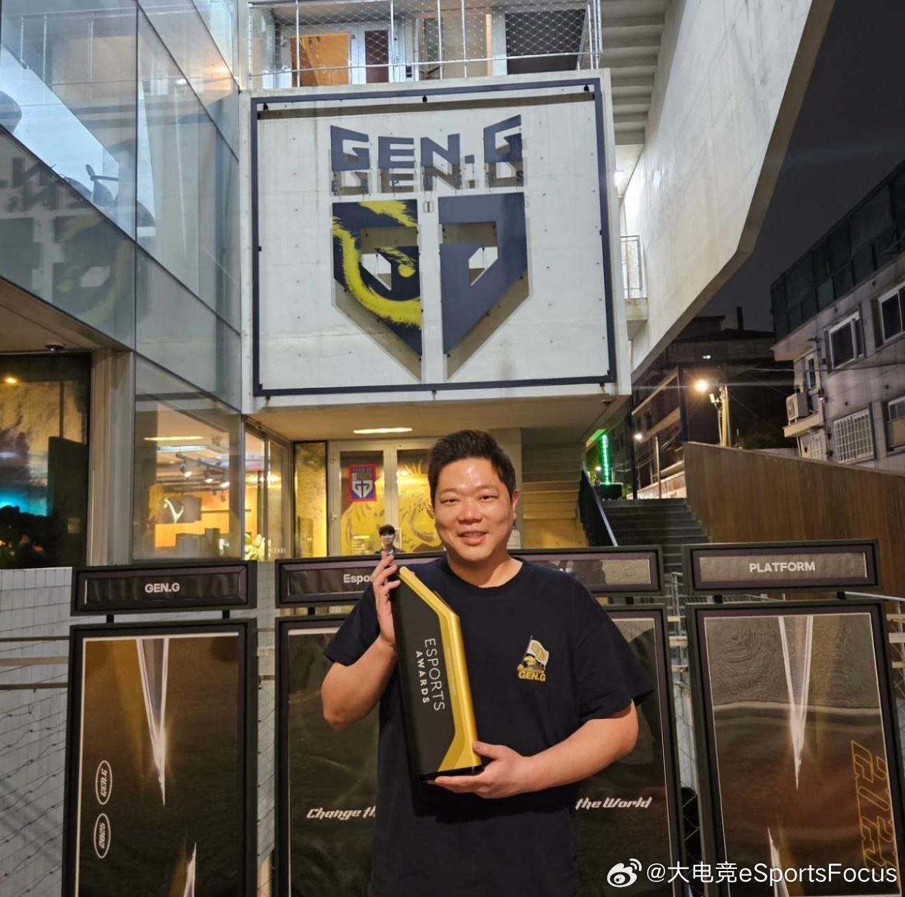 GEN教练ins更新Cho猫探头👀2025lckGenGLoL​​​