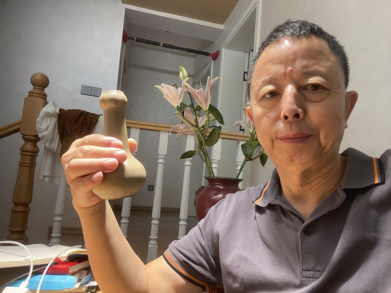 蒲子敏讲藏友珍宝低价易手的核心原因与辨伪！各位网友，早上好！今天我和各位藏友