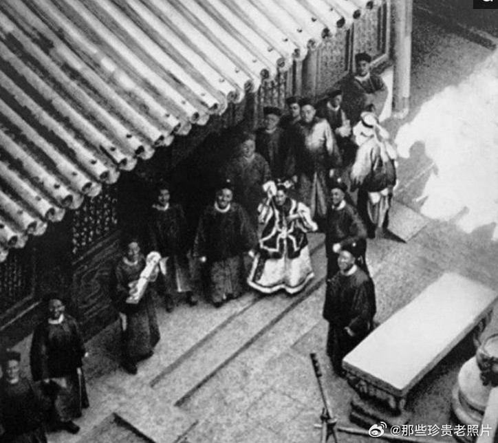 这是1902年1月8日，慈禧太后与光绪帝从西安“回銮”北京时，在正阳门（前门