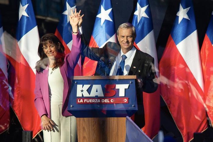 【卡斯特当选智利总统：极右翼风暴席卷智利，拉美政治版图生变】智利选举结果出炉，