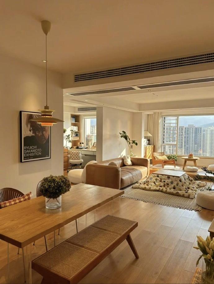 济南楼市在2026年出现小阳春的可能性较大。2025年，济南楼市就曾迎来过小阳