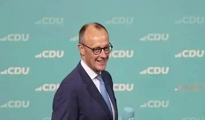 德国选择党联合主席魏德尔呼吁德国当局效仿美国与俄罗斯签订柴油供应协议，现在最尴尬
