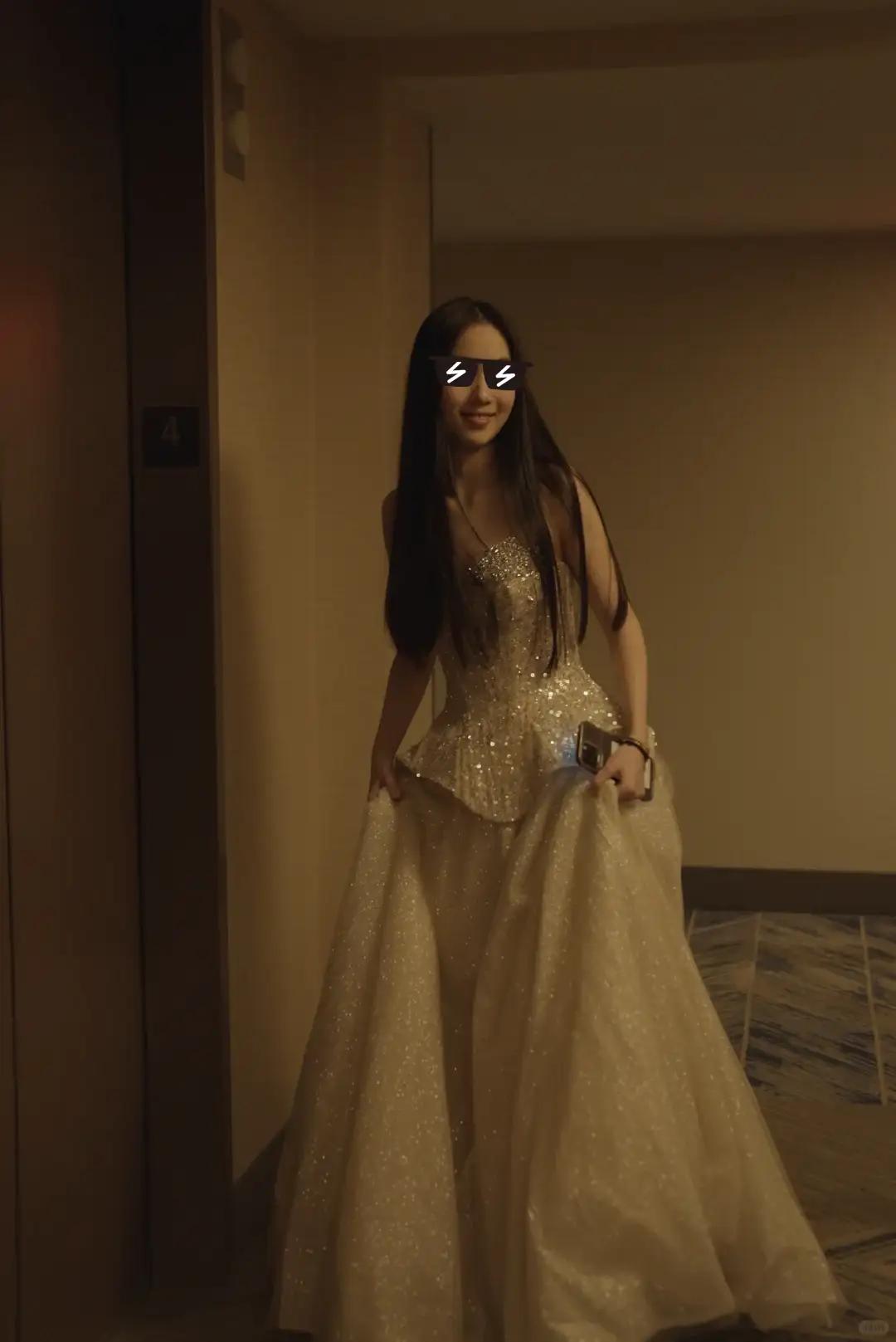 高晓松的女儿完美避开了他的基因，继承妈妈美貌，妥妥一小美女。