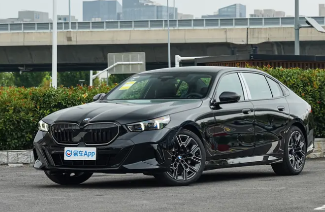宝马这次，是真的把价格桌子掀了。