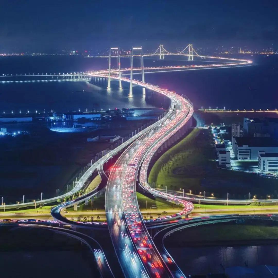 最后台湾的回归可能会有三种方式，目前看来，第三种可能性最大，因为第一种武力统一以