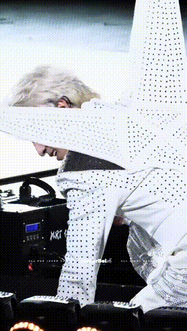 李雨桐恶意造谣诽谤薛之谦近十年李雨桐索要财物未果后恶性造谣诽谤整整十年的无端造谣