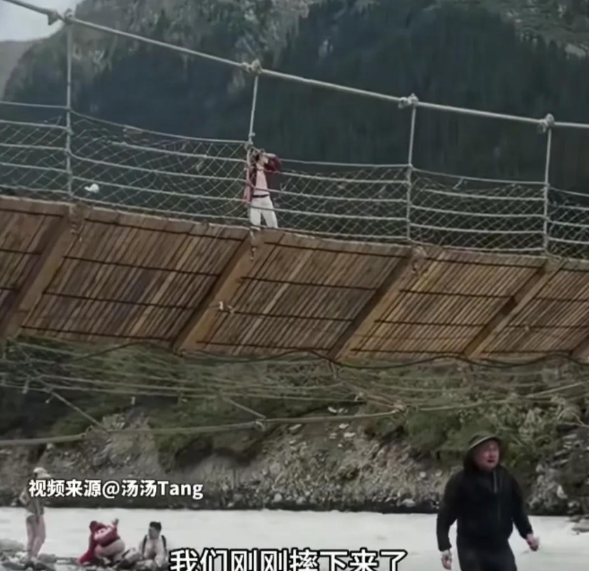 5死24伤！新疆断裂的吊桥距离地面不算太高，为何伤亡如此惨重？