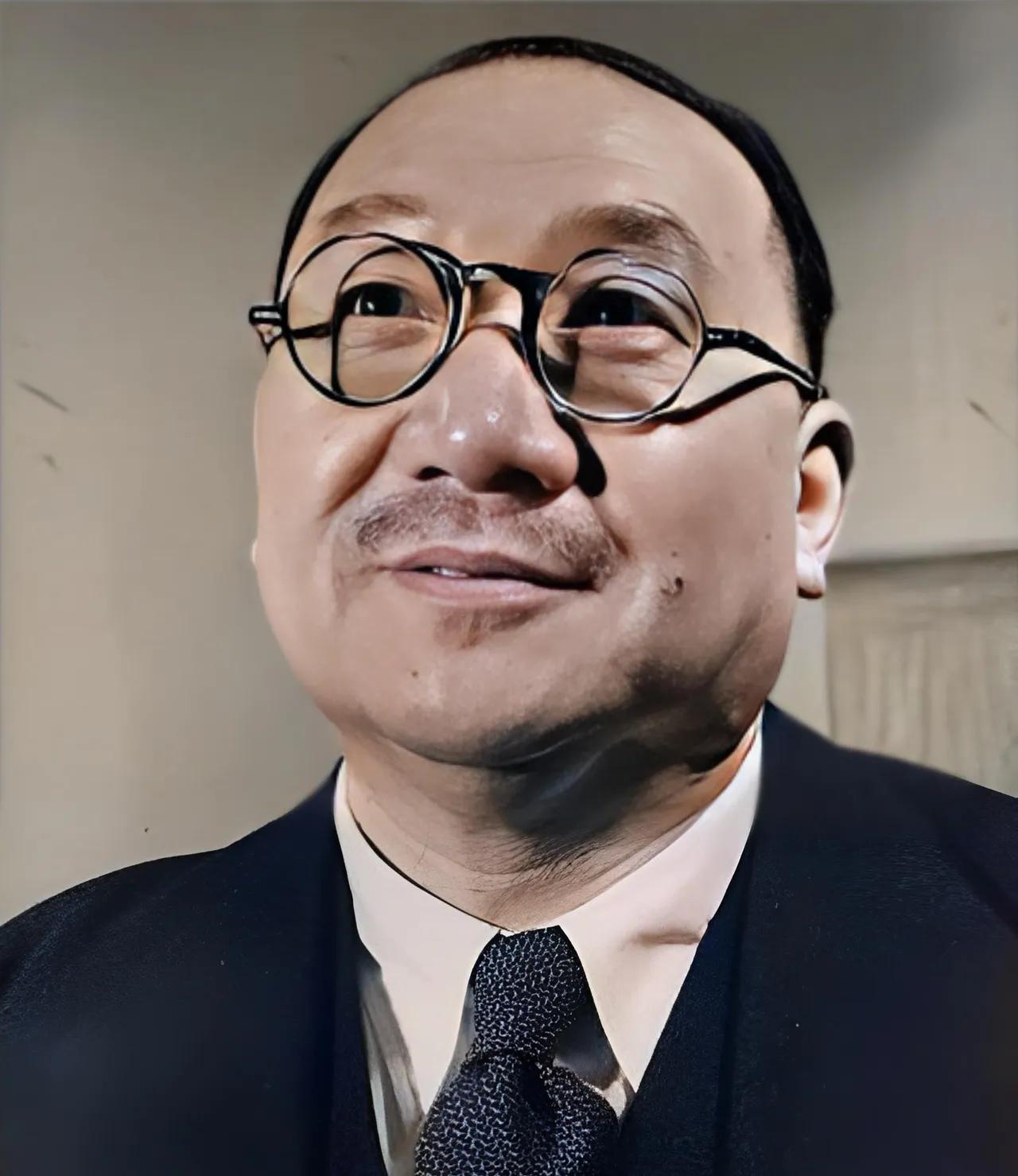 这些年来，总有人拿“有钱人都去美国”这事来贬低咱们自己的国家。只要你一反对，他们