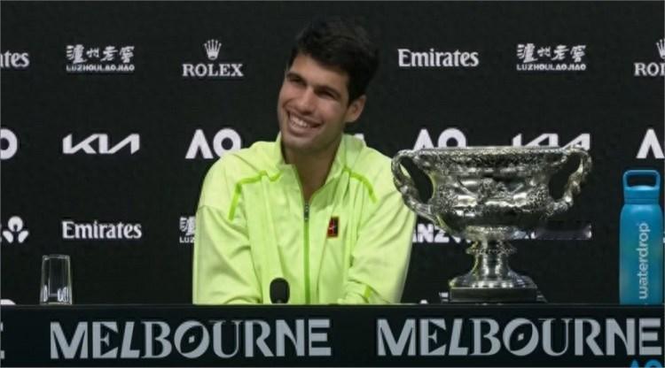 意外的是，阿尔卡拉斯在澳网夺冠后的一句话，直接颠覆了“传奇”的标签：他冷静否认自