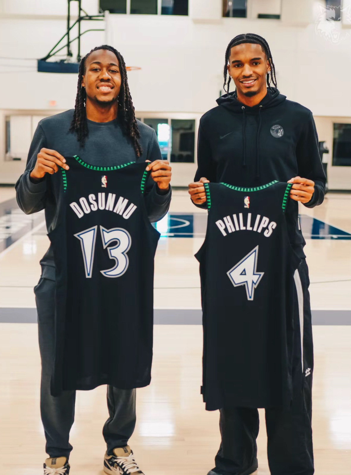 休斯顿火箭朱利安菲利普斯NBA休赛期官宣达成！休斯顿火箭正式签下前锋朱利安·菲利