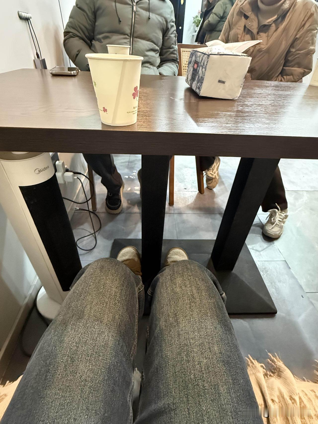 谁能猜到我在相亲，我以为我在面试呢年前我妈不知道哪里找来的相亲对象，除了知道对