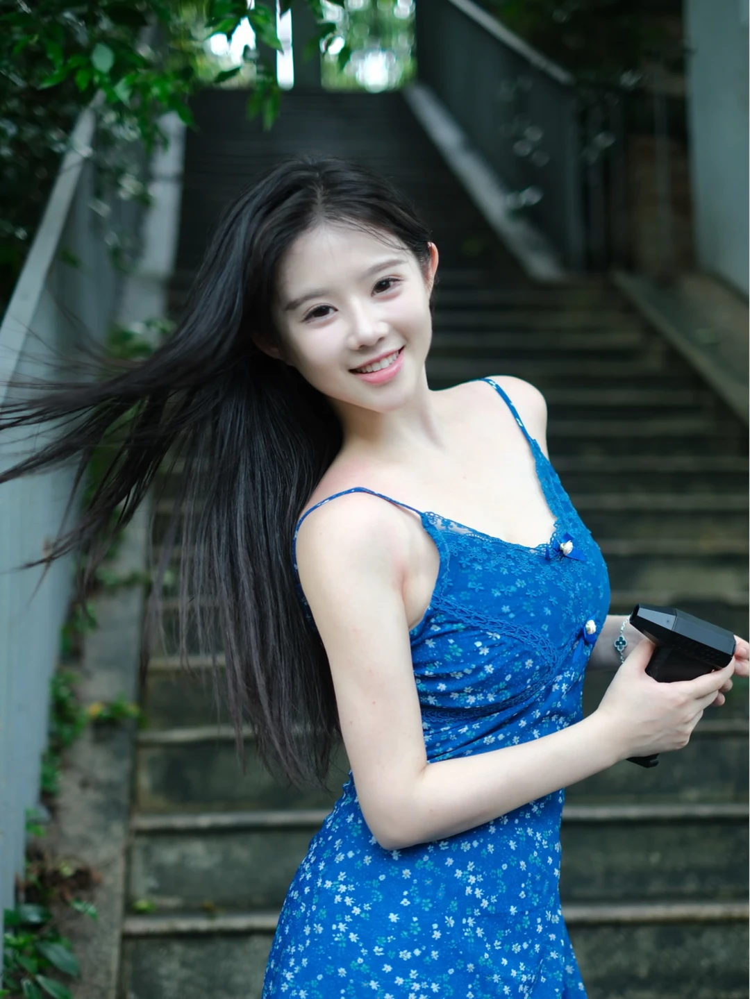 在地铁站也能拍出蓝调照片了！