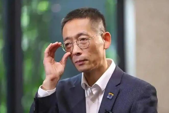 台积电创始人张忠谋毫不客气地表示：中国14亿人口，从来就不缺人才，全送到美国了，