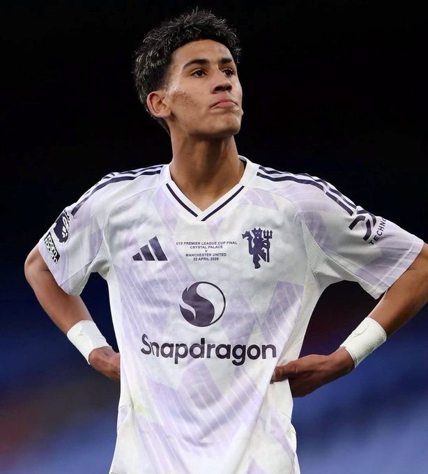 SullyJJ加布里埃尔今天再次与一线队一起训练，昨天也一起训练过。这位15岁