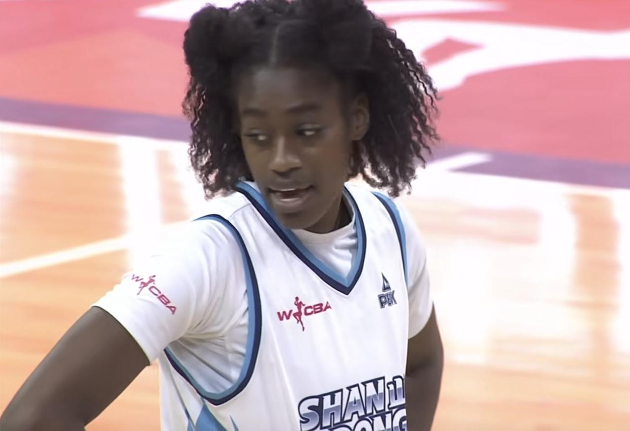 山东女篮签下这个速度很快，突破犀利的后卫外援考德威尔，显然是为了弥补山东女篮，自