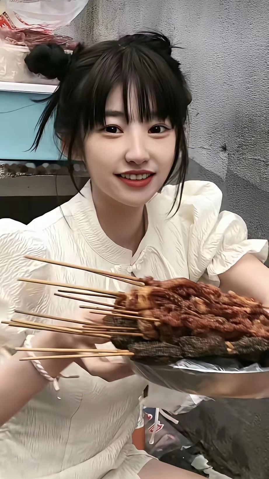 原来黄一鸣年轻的时候这么漂亮，怪不得王思聪会选择她！