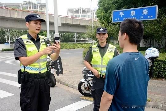 退役军人进入辅警行列，收入怎么样？在苏州，作为退役军人进入辅警行列，收入属于“温
