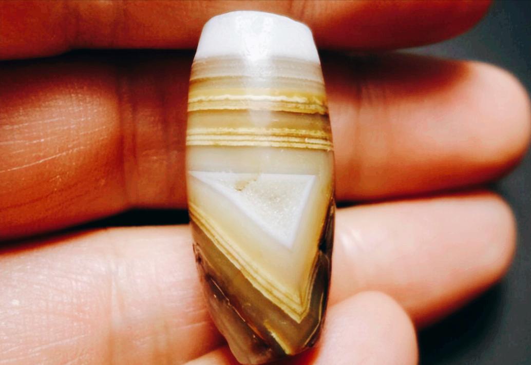 “喝鸡汤喝出60万？”河南男子去菜市场买鸡，回家给女友炖鸡汤喝，结果却喝出一颗价