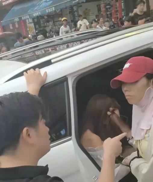 南宁出轨小三后续，门店已关，总部老板都看不下去，要求周一做撤店处理，现已关门大吉