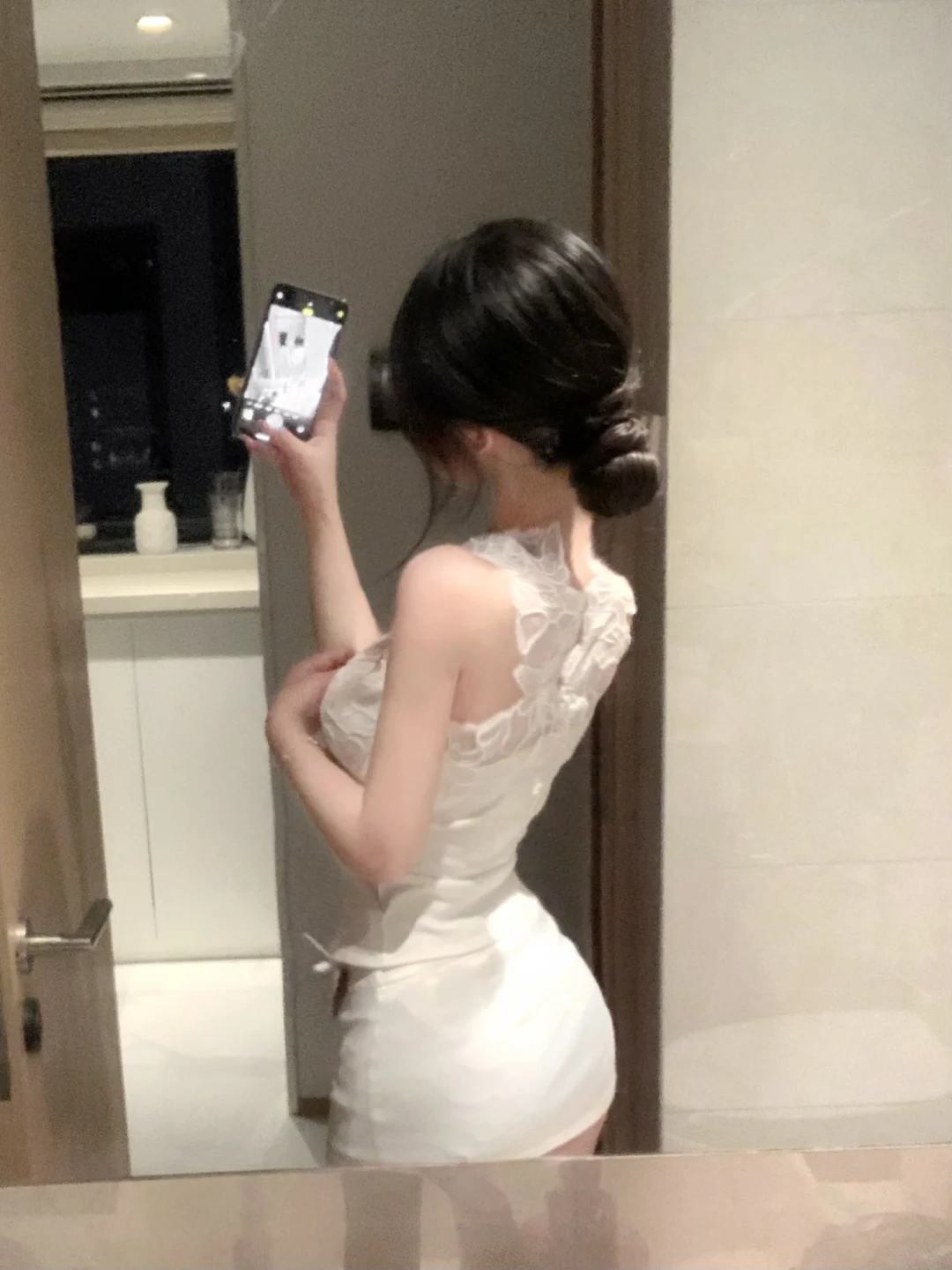 白