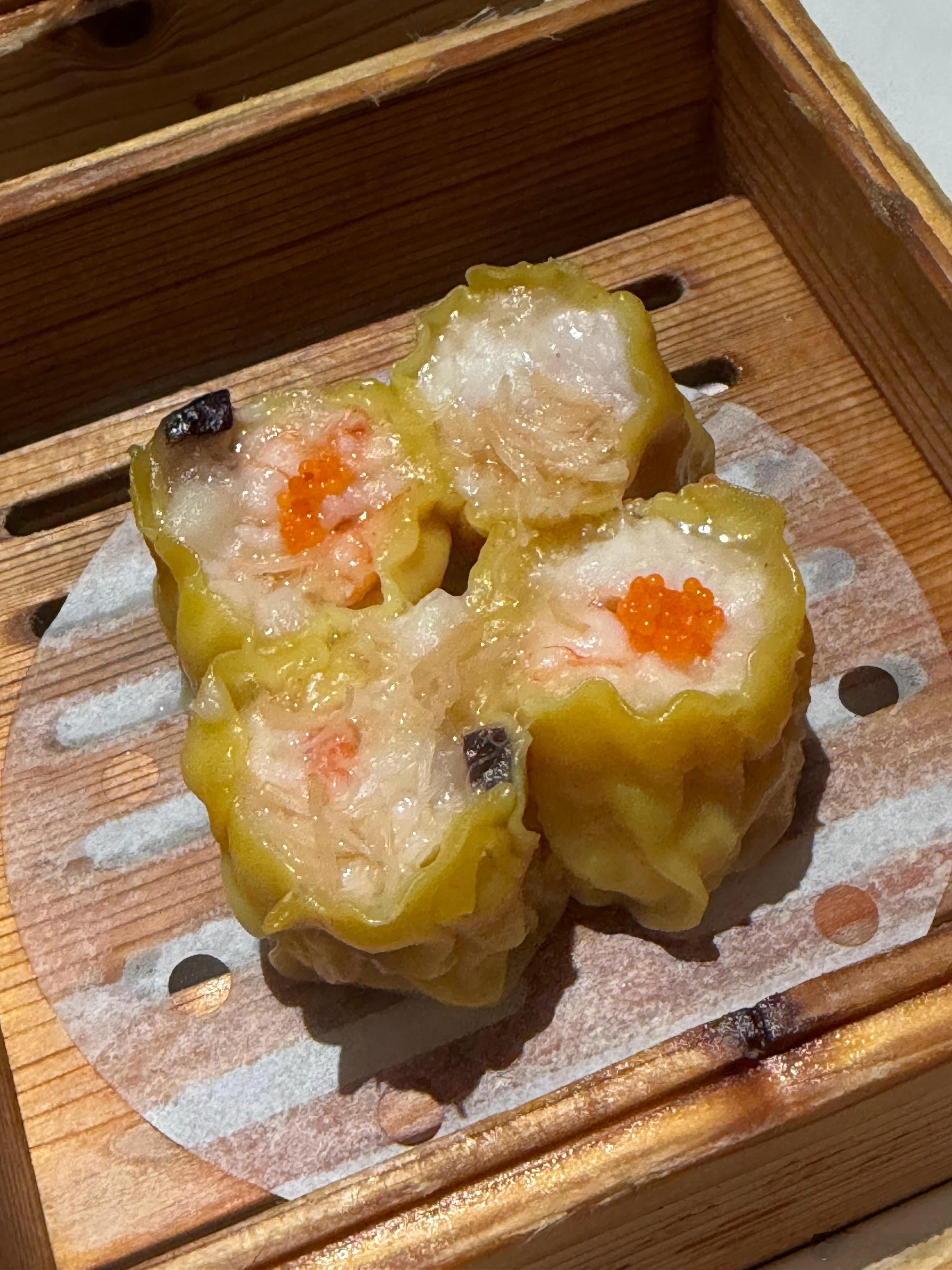 起早整一套广州早茶，俩人点了十个菜，根本没吃完。味道不算惊艳也不算踩雷，447元