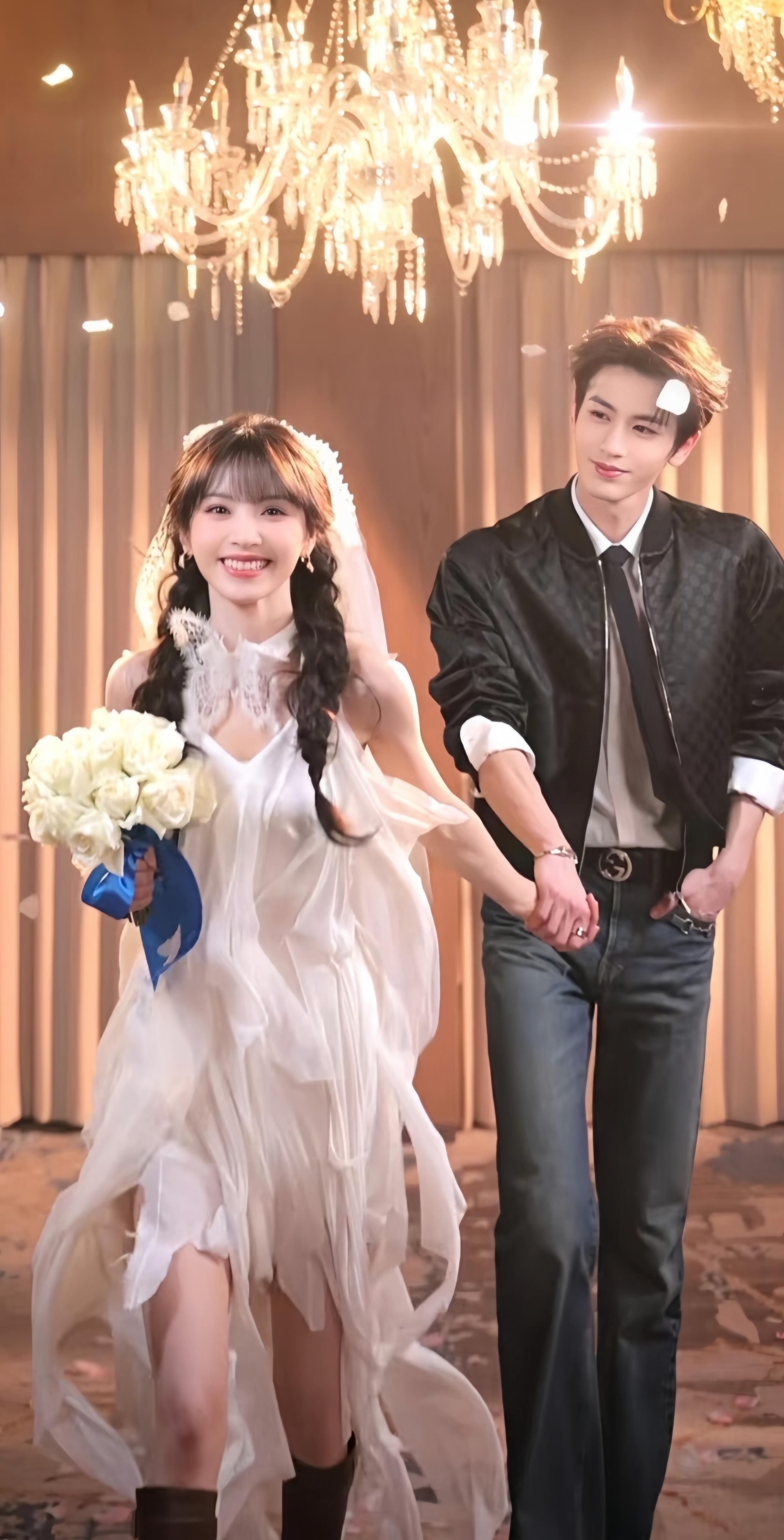 逐玉庆功宴田作之赫合照来了谁懂这张合照的含金量？高清无码，对视有戏，仿佛能听到现