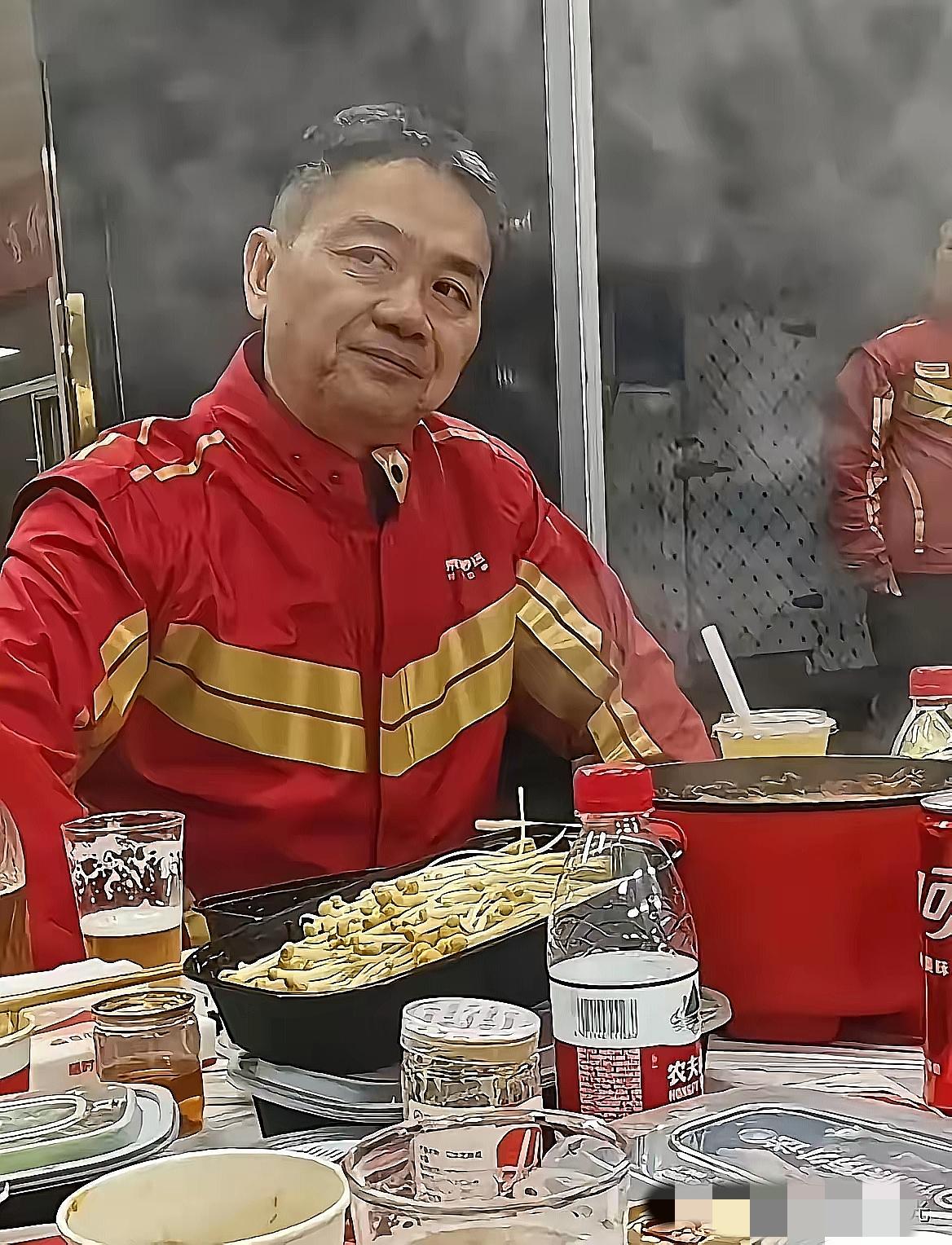 京东巴黎仓库3亿货被抢，哪是治安差？这分明是“内鬼+黑帮”的精准猎杀，给所有