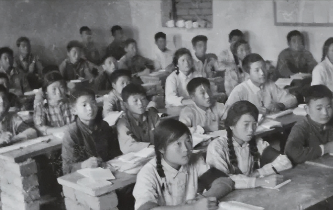1951年，老红军傅兴贵刚回乡务农，村里的1个寡妇就找来了，哭着讲：“我曾参加过