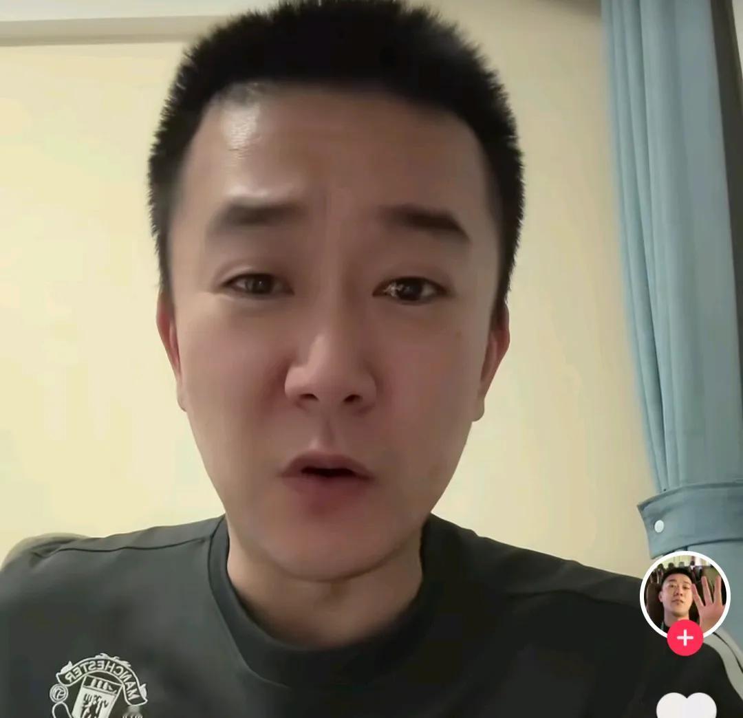 足球记者左海涛痛批了山东泰山教练组。在山东泰山1-4输给青岛海牛后，记者左海涛