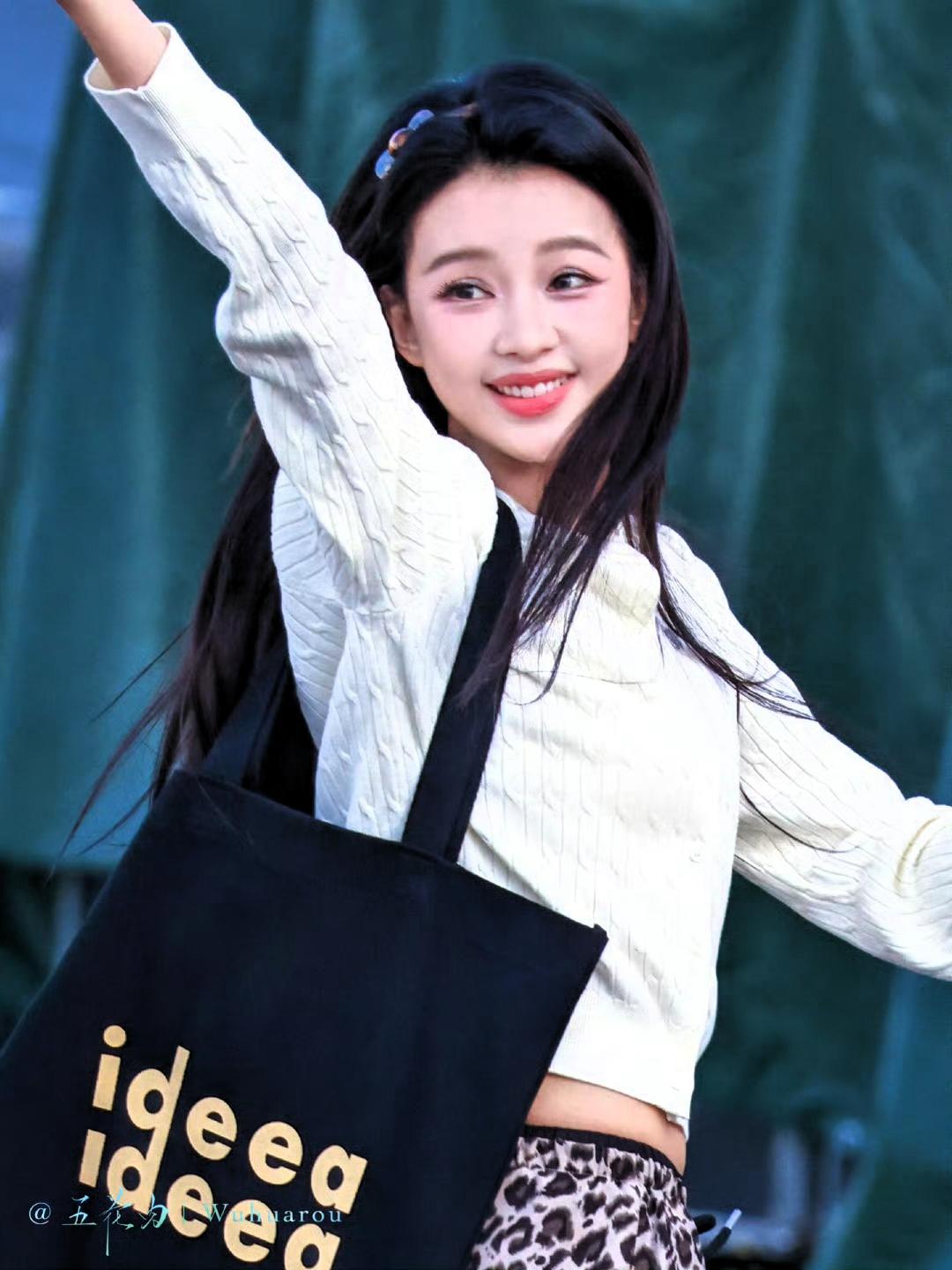 孙怡算甜妹还是御姐？答案是：她赢在不像一个人有人问孙怡算什么类型，甜妹还是御