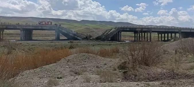 以色列摧毁黎南部最大桥梁。半岛电视台报道，当地时间16日，黎巴嫩国家通讯社证