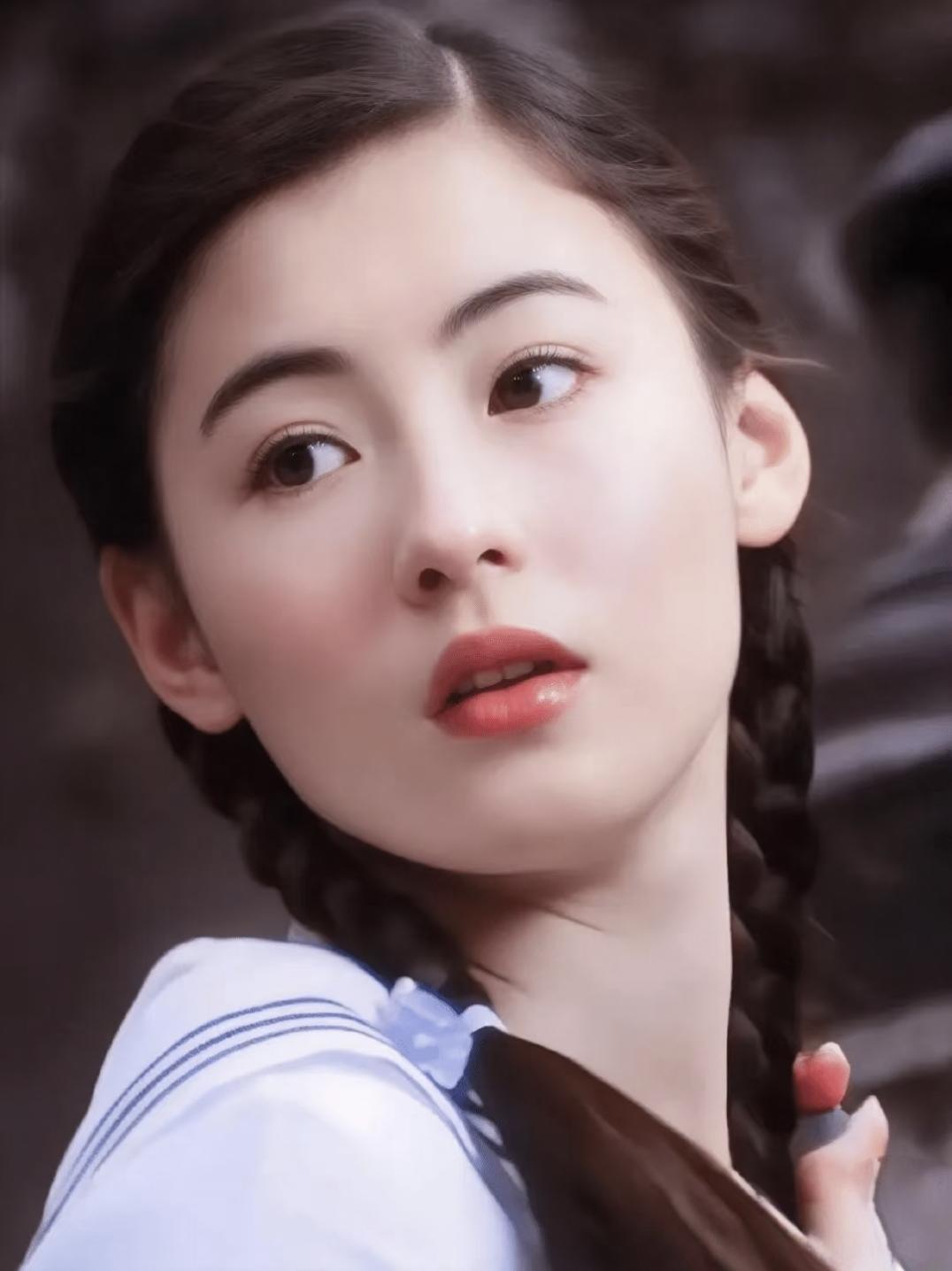 张柏芝又要哭了，不是因为1276万的纠纷，也不是前夫谢霆锋拒绝帮助，而是18