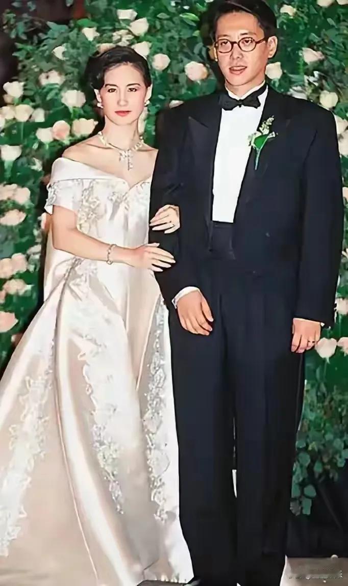 2025年12月，王晶在短视频中揭开了陈百强英年早逝的真相：主因并非与何超琼的感