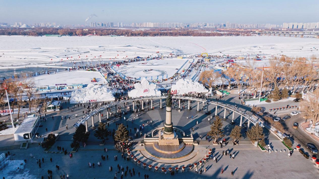 别着急入手新势力，让沃尔沃新能源XC70给大家冷静一下！元旦假期一过，在哈